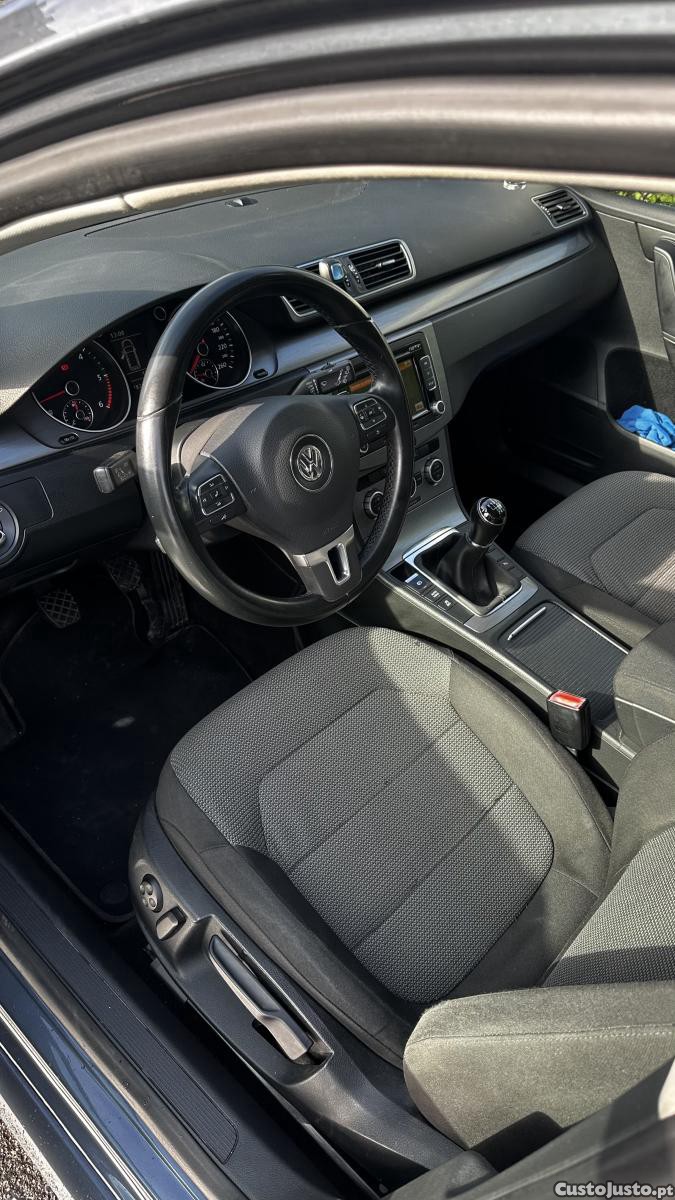 Volkswagen Passat 1.6 TDI Confortline — fotografia 3