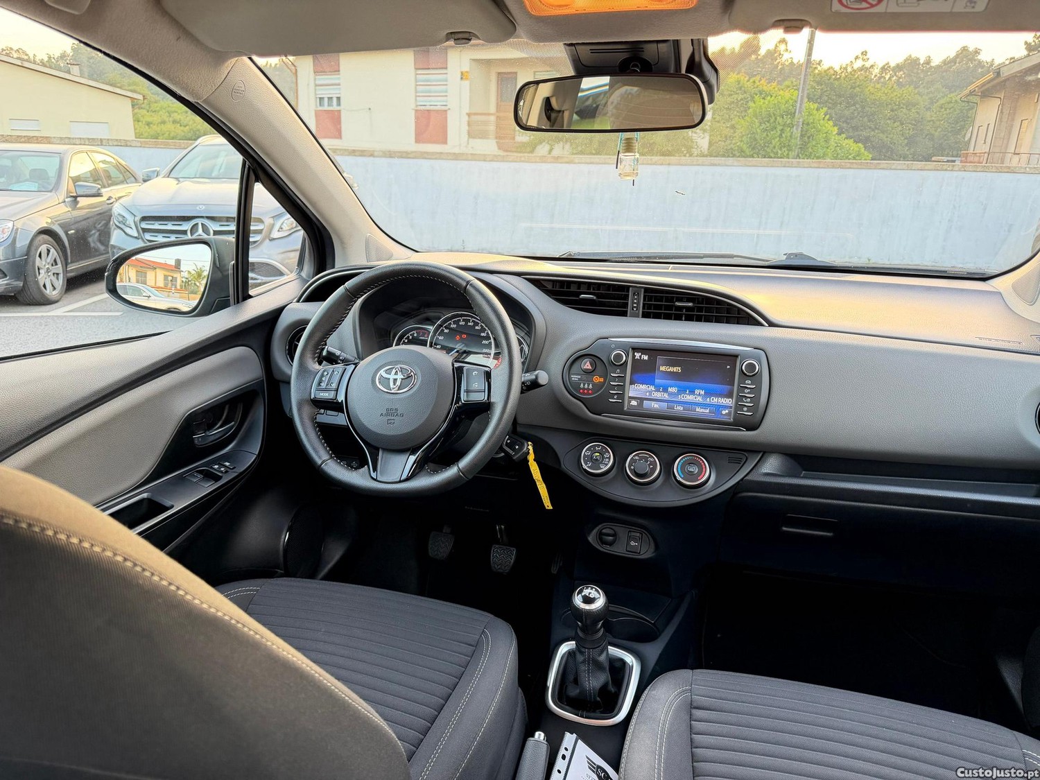 Toyota Yaris 1.0 VVT-i Comfort — fotografia 4