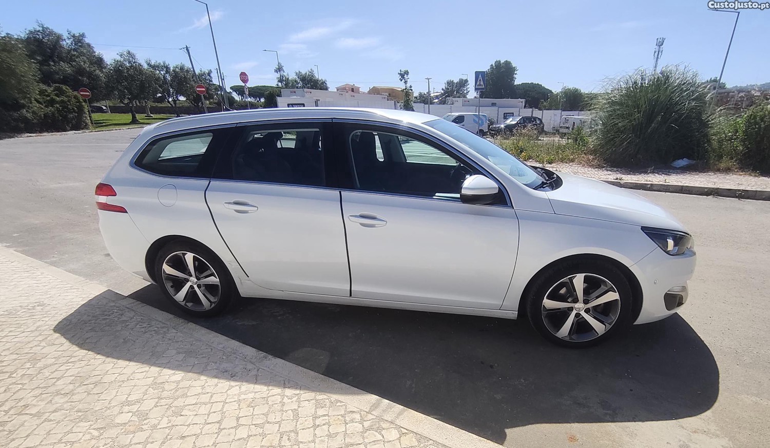 Peugeot 308 SW II 1.6 BlueHDi 120cv Allure J17 (T9) — photo 2