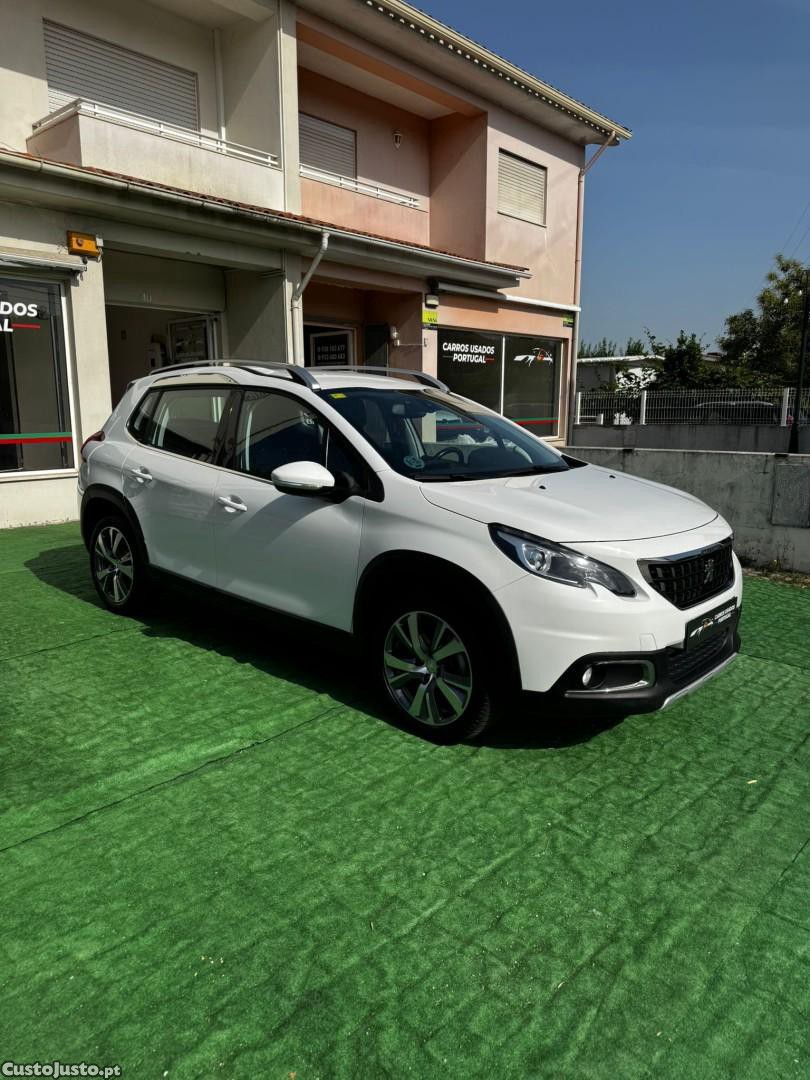 Peugeot 2008 1.2 PureTech Allure — fotografia 17