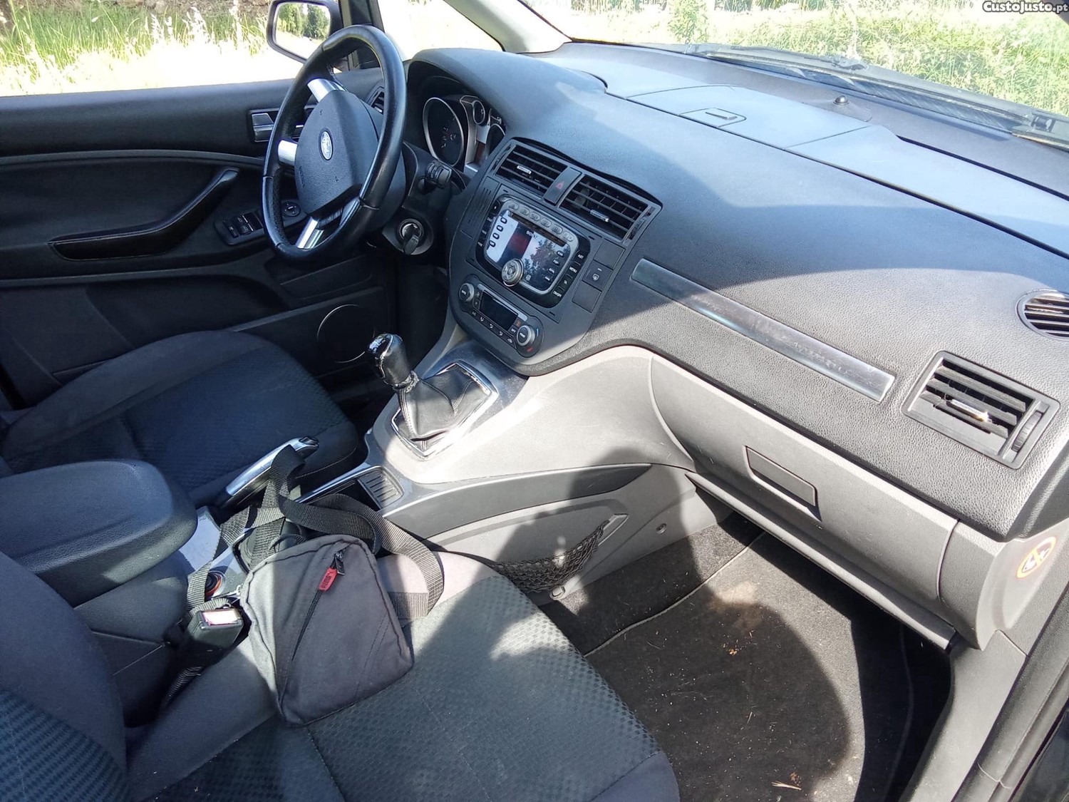 Ford C-Max Titanio. — fotografia 4