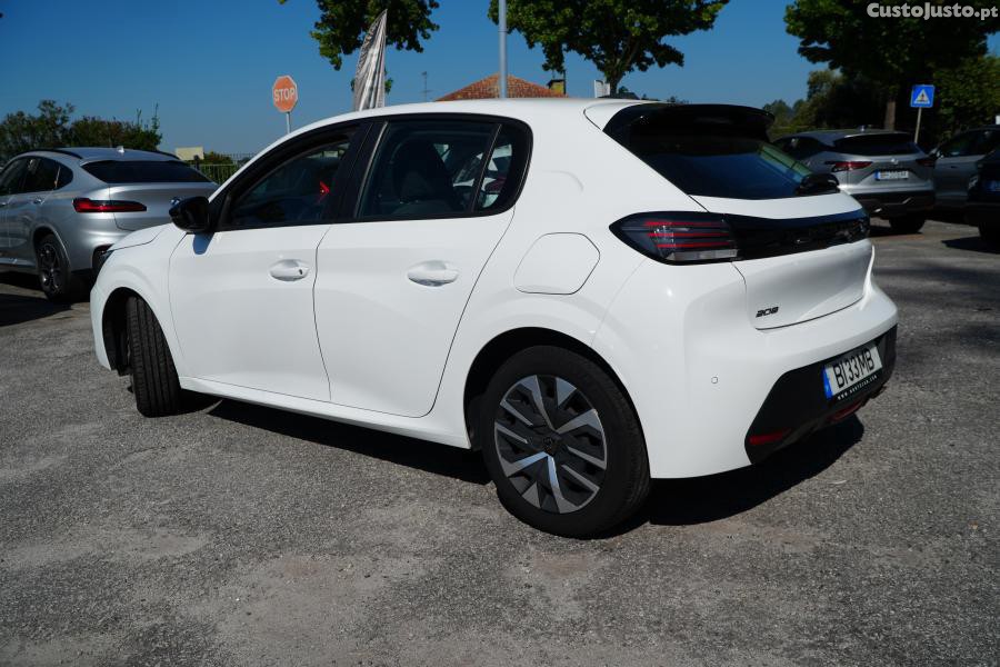 Peugeot 208 1.2 PureTech Active - 24 foto 4