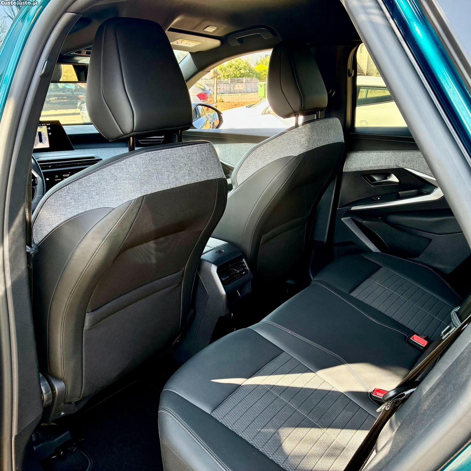Peugeot 3008 Hybrid Allure — fotografia 10