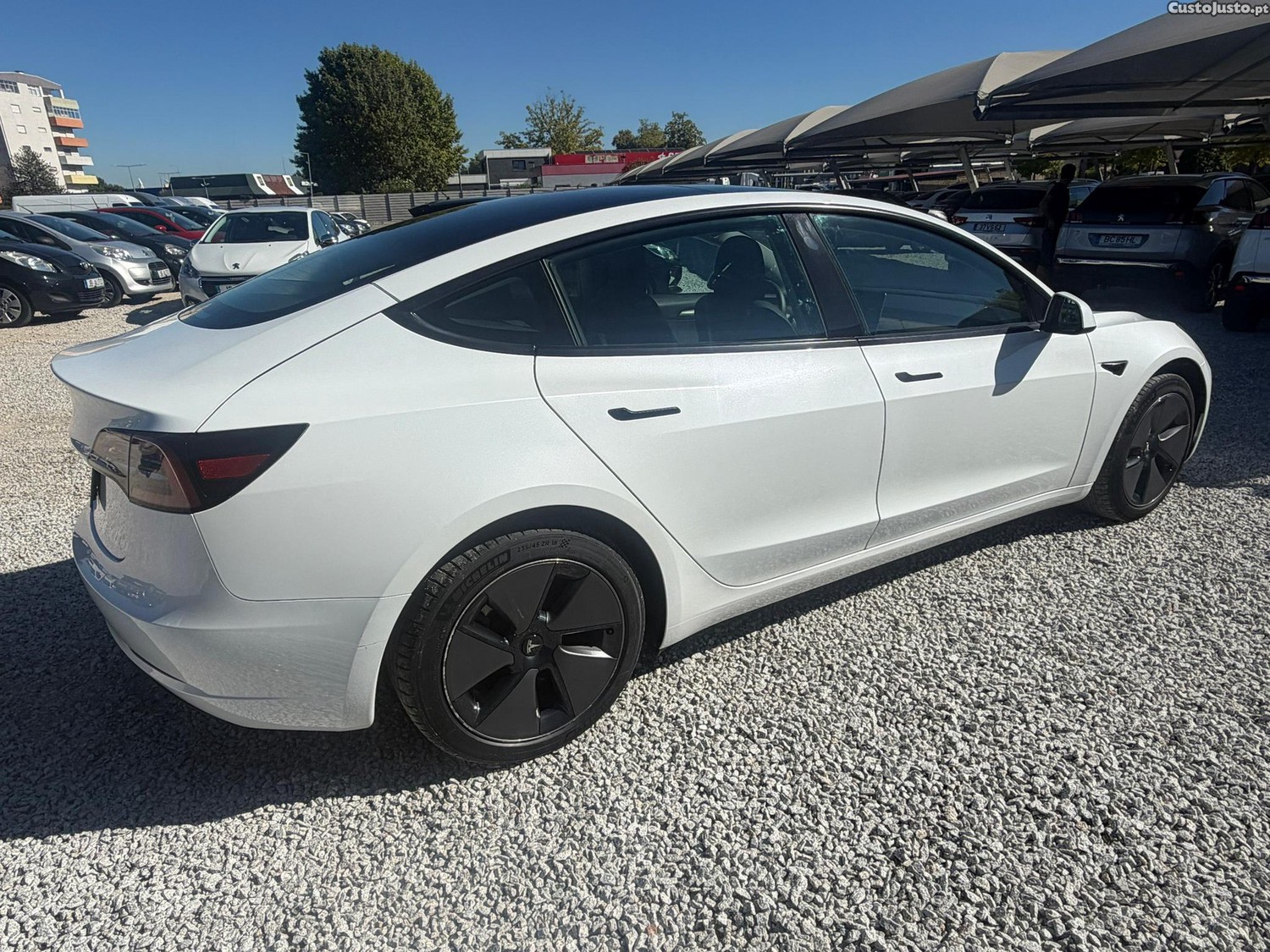 Tesla Model 3 Long Range AWD — fotografia 9