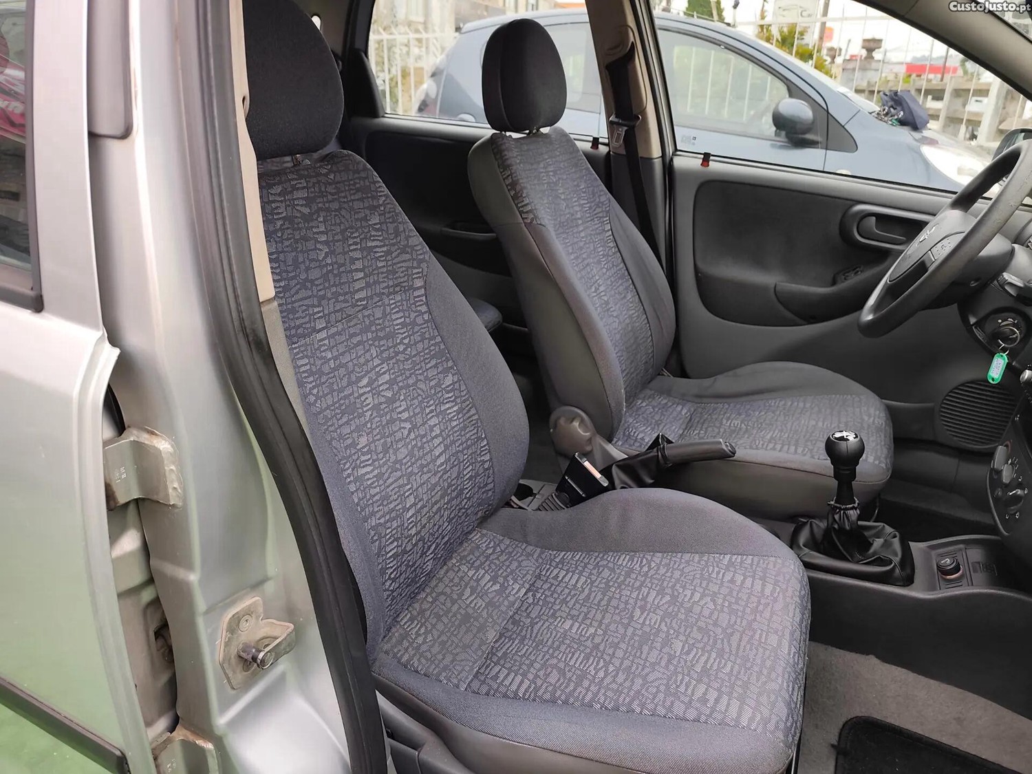 Opel Corsa 1.2 16V Confort — fotografia 10