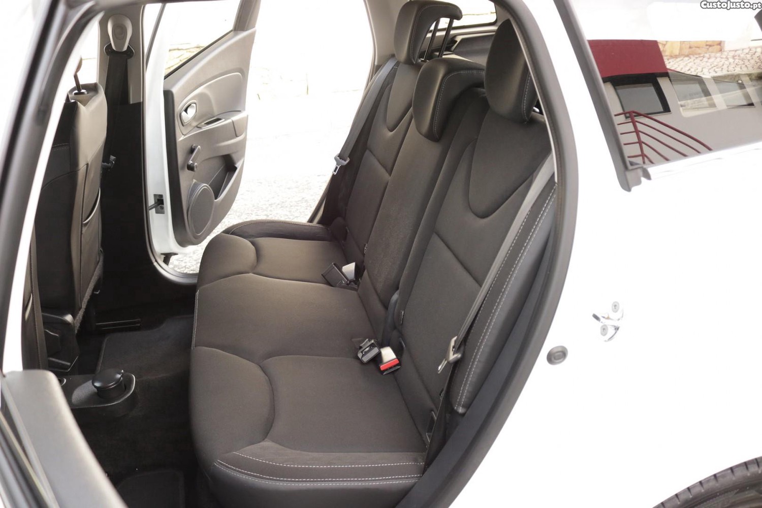 Renault Clio Sport Tourer 1.5 DCI Limited 90cv — fotografia 36