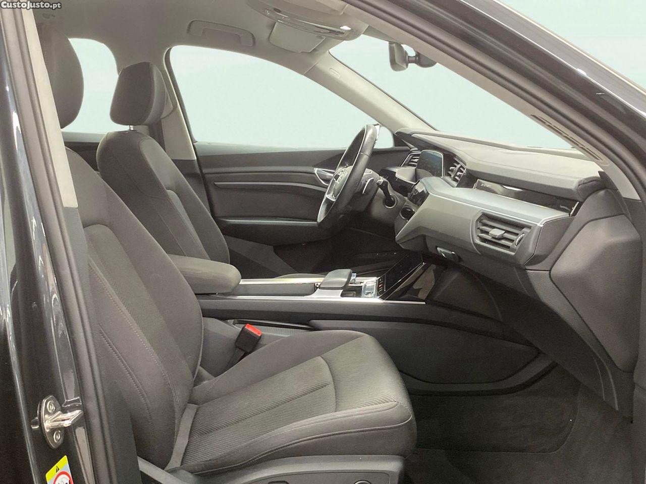 Audi e-tron 50 quattro Advanced — fotografia 8