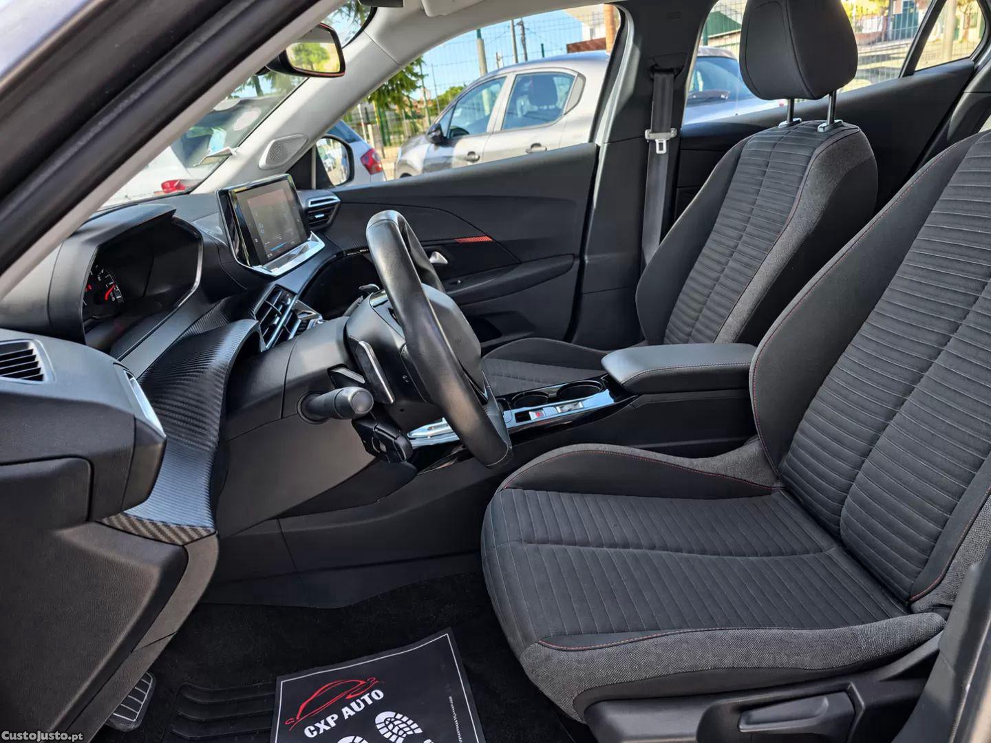 Peugeot 2008 Puretech 130 eat8 active pack — fotografia 10