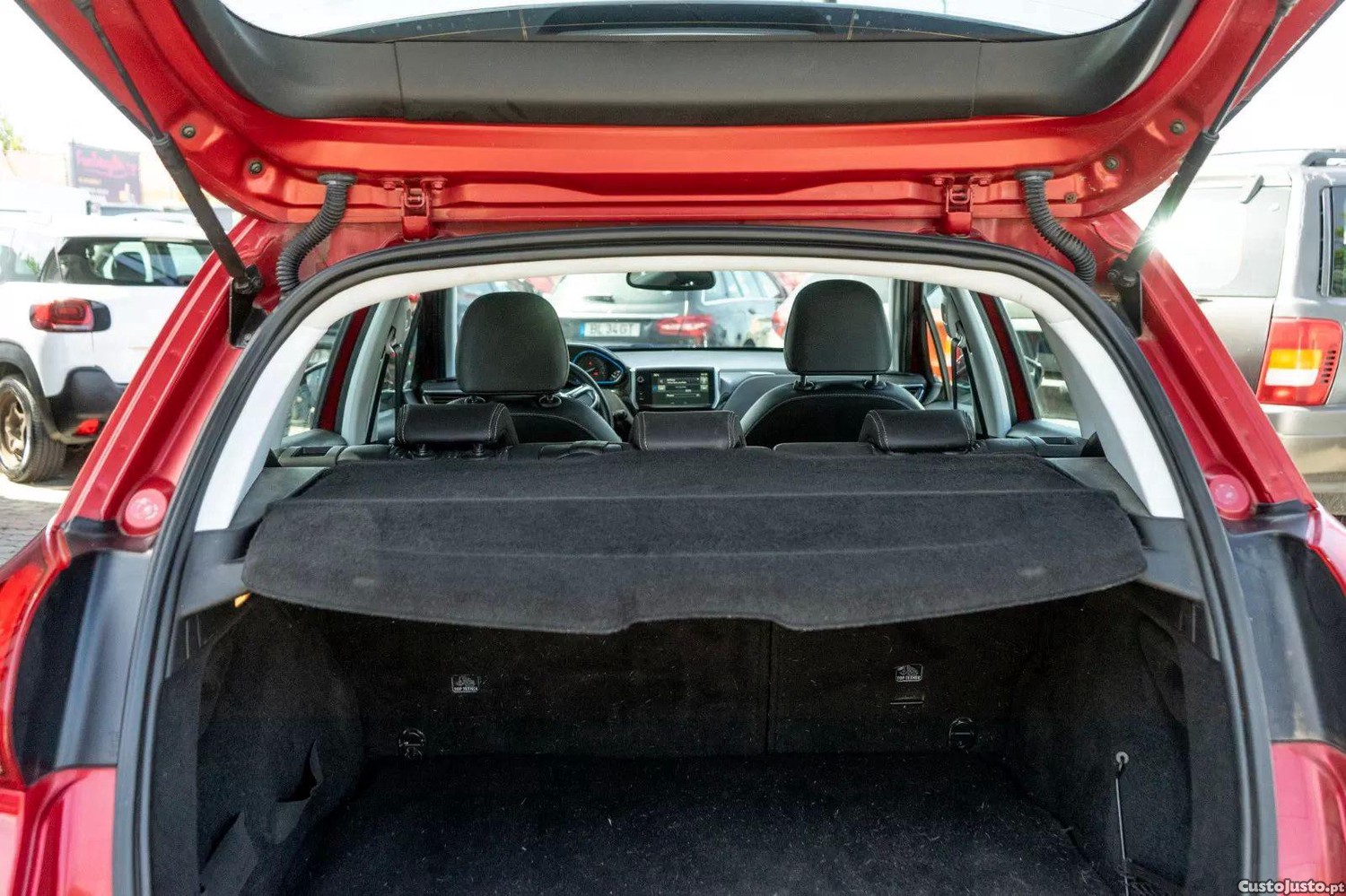 Peugeot 2008 1.2 puretech allure eat6 — fotografia 3