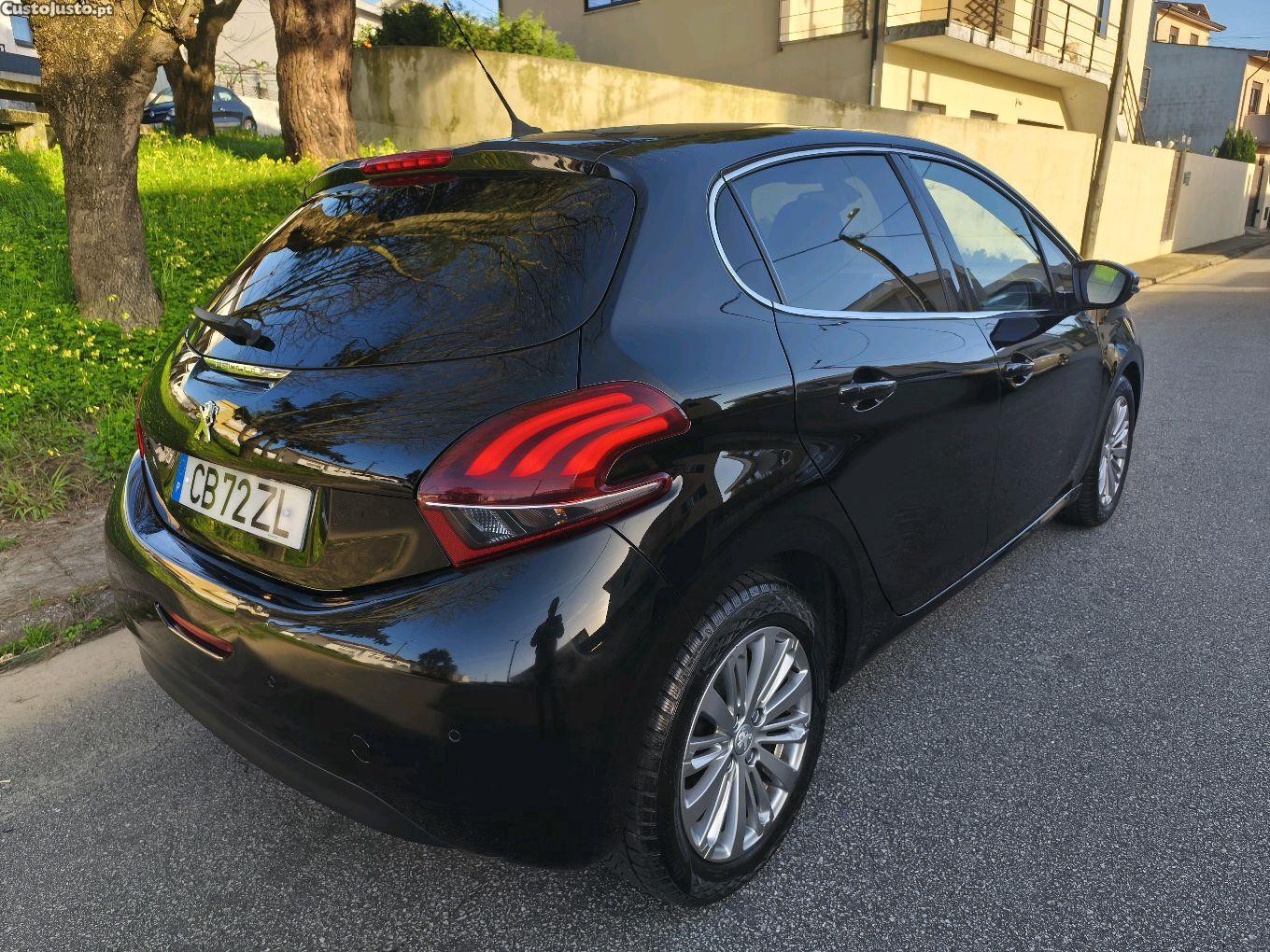 Peugeot 208 1.2 Allure — fotografia 7