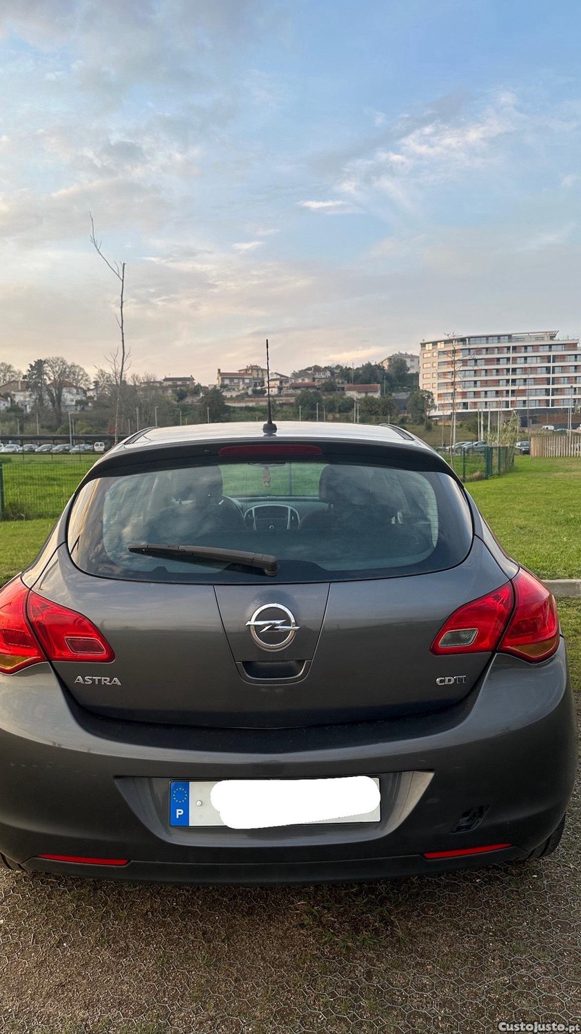 Opel Astra J — fotografia 8
