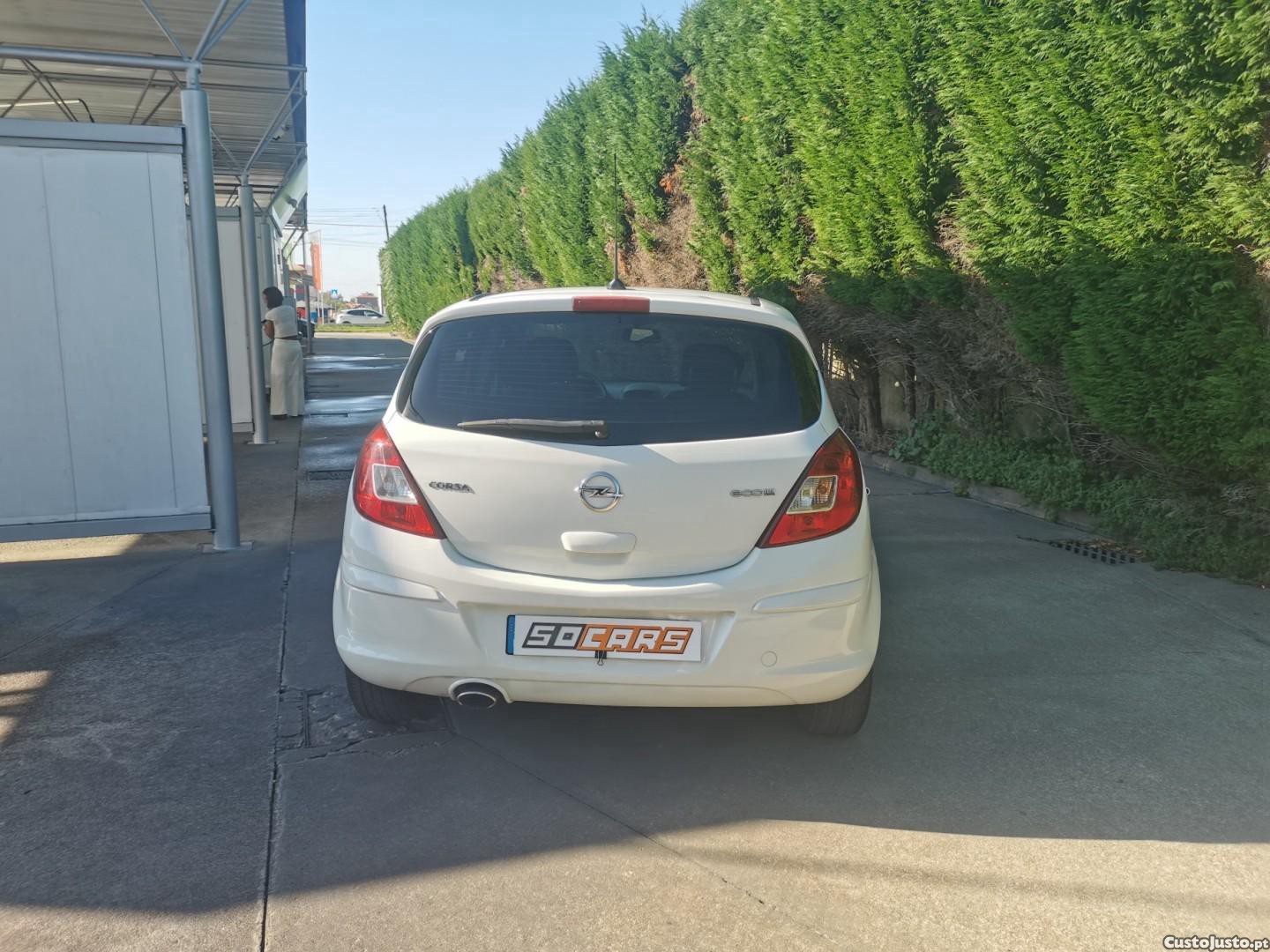 Opel Corsa 1.3 CDTi Business Edition — fotografia 4