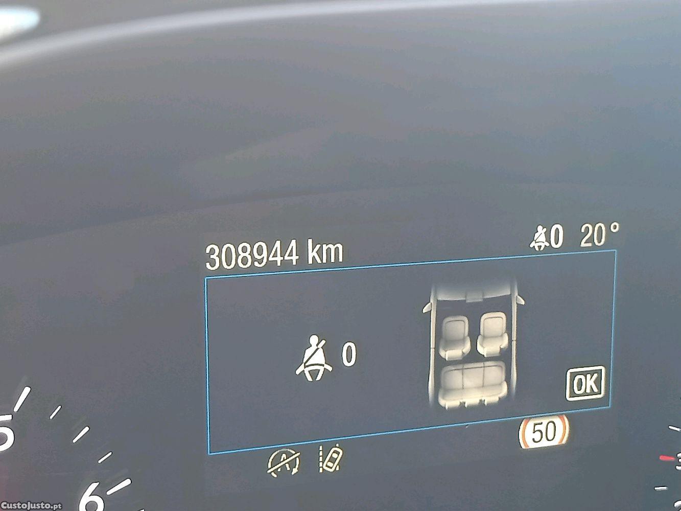 Ford Focus ST-Line 1.0 EcoBoost — fotografia 7