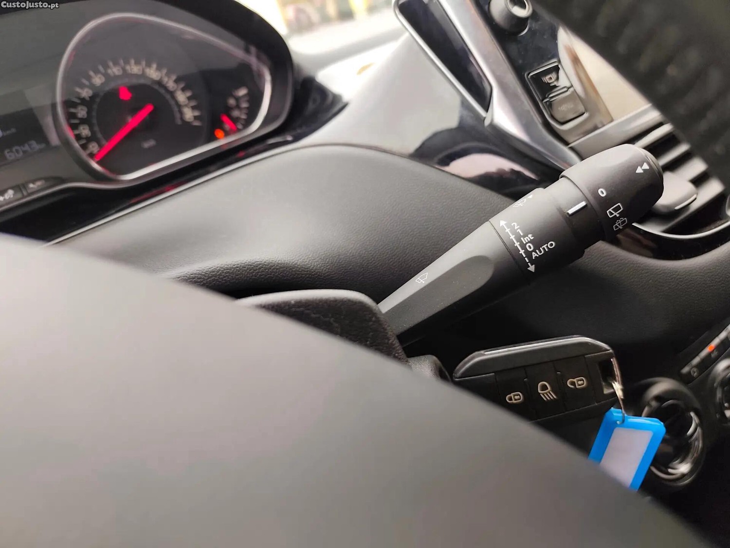 Peugeot 208 1.2 PureTech Active — fotografia 10