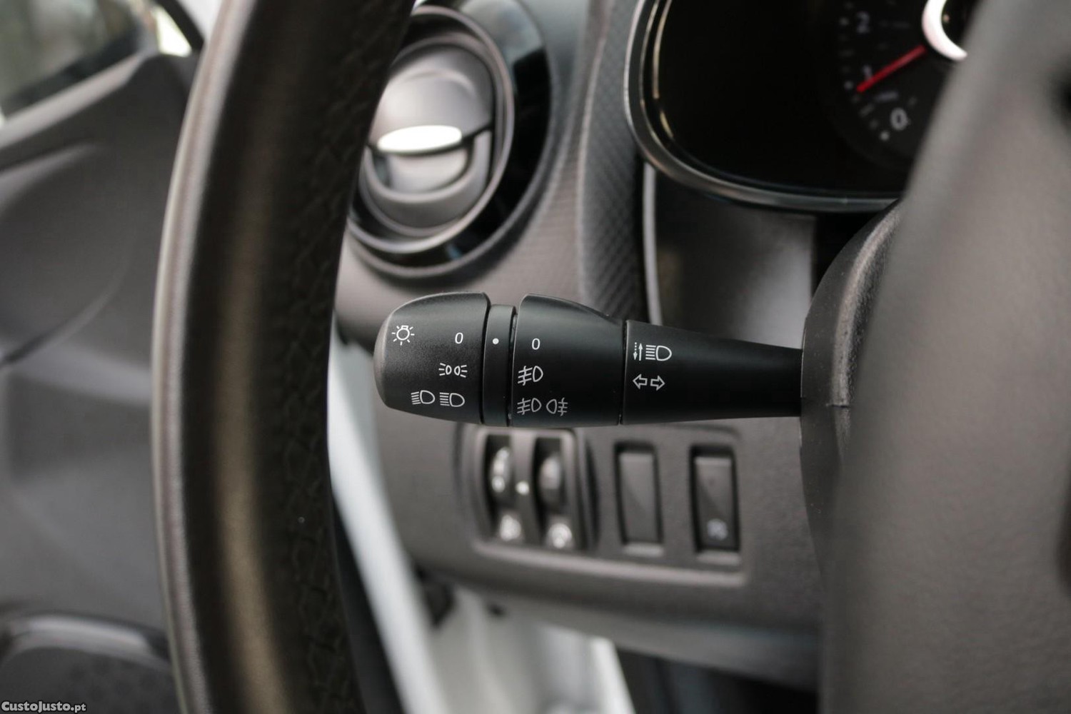 Renault Clio Sport Tourer 1.5 DCI Limited 90cv — fotografia 31