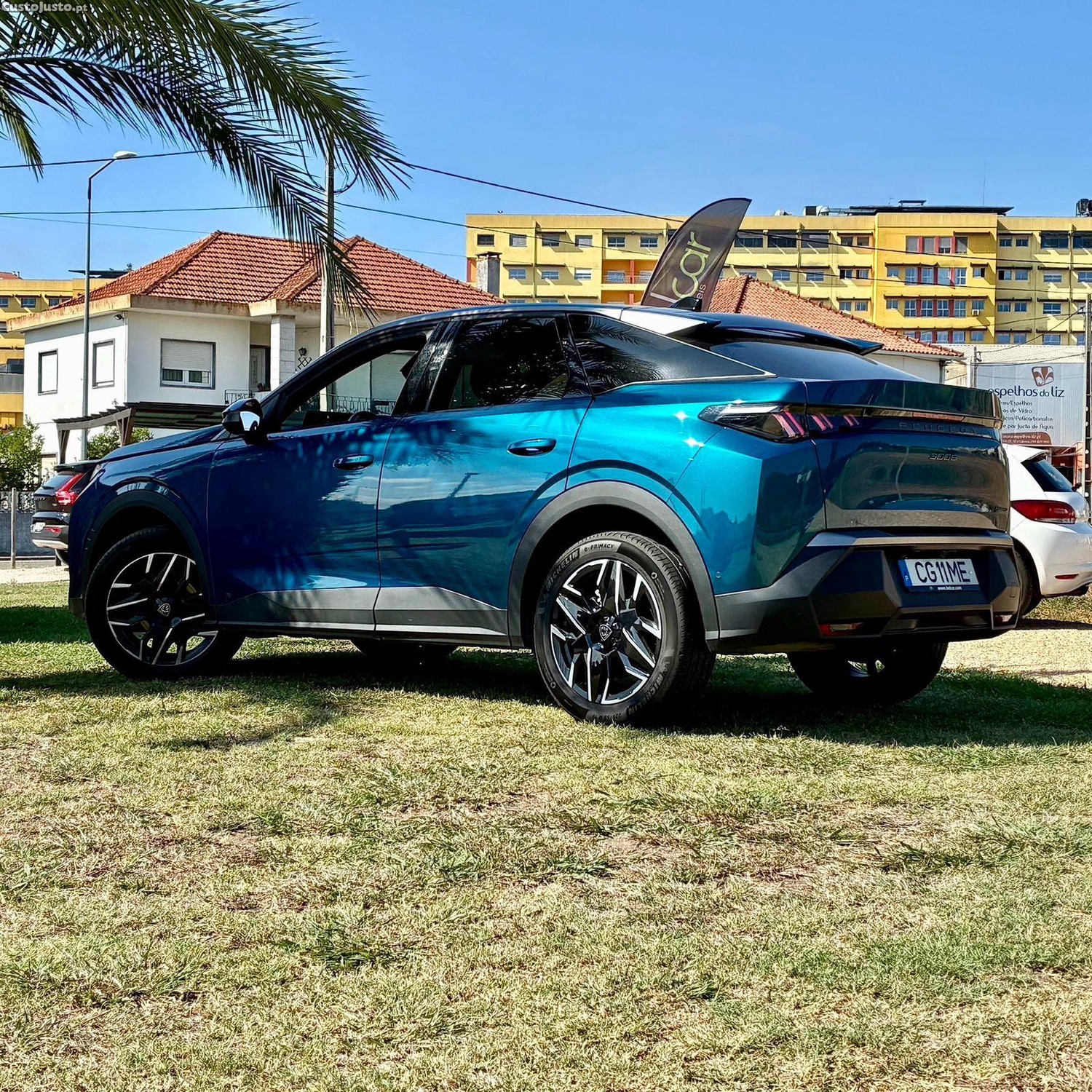 Peugeot 3008 Hybrid Allure — fotografia 17