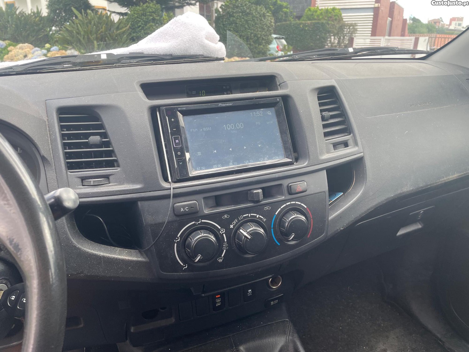 Toyota Hilux Ligeiro de mercadorias — fotografia 3
