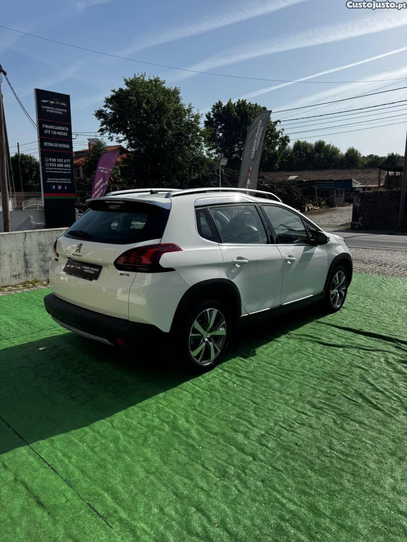 Peugeot 2008 1.2 PureTech Allure — fotografia 15
