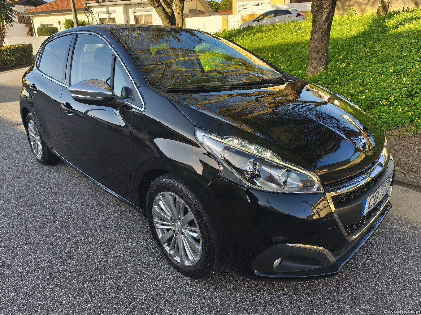 Peugeot 208 1.2 Allure — fotografia 6