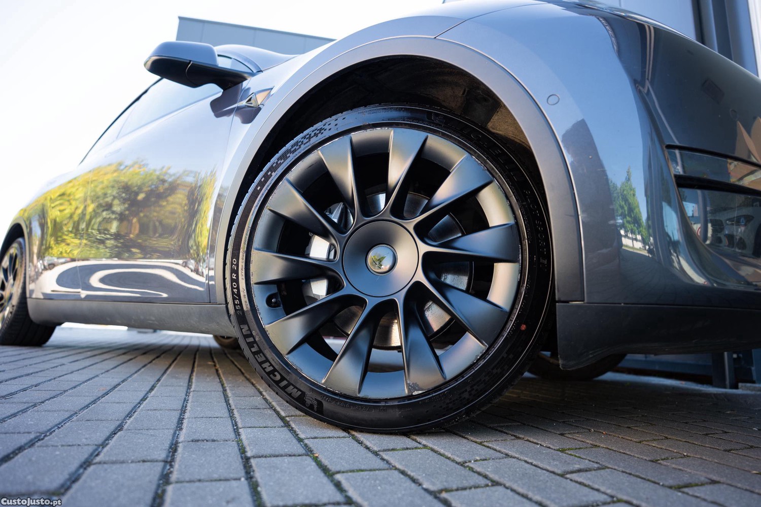 Tesla Model Y Dual motor — fotografia 17