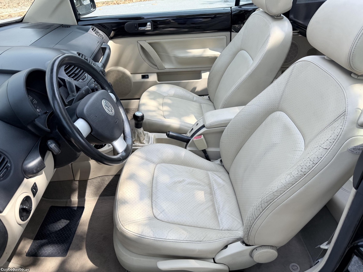 VW New Beetle Cabriolet 1.6  Full Extras Nacional — photo 5