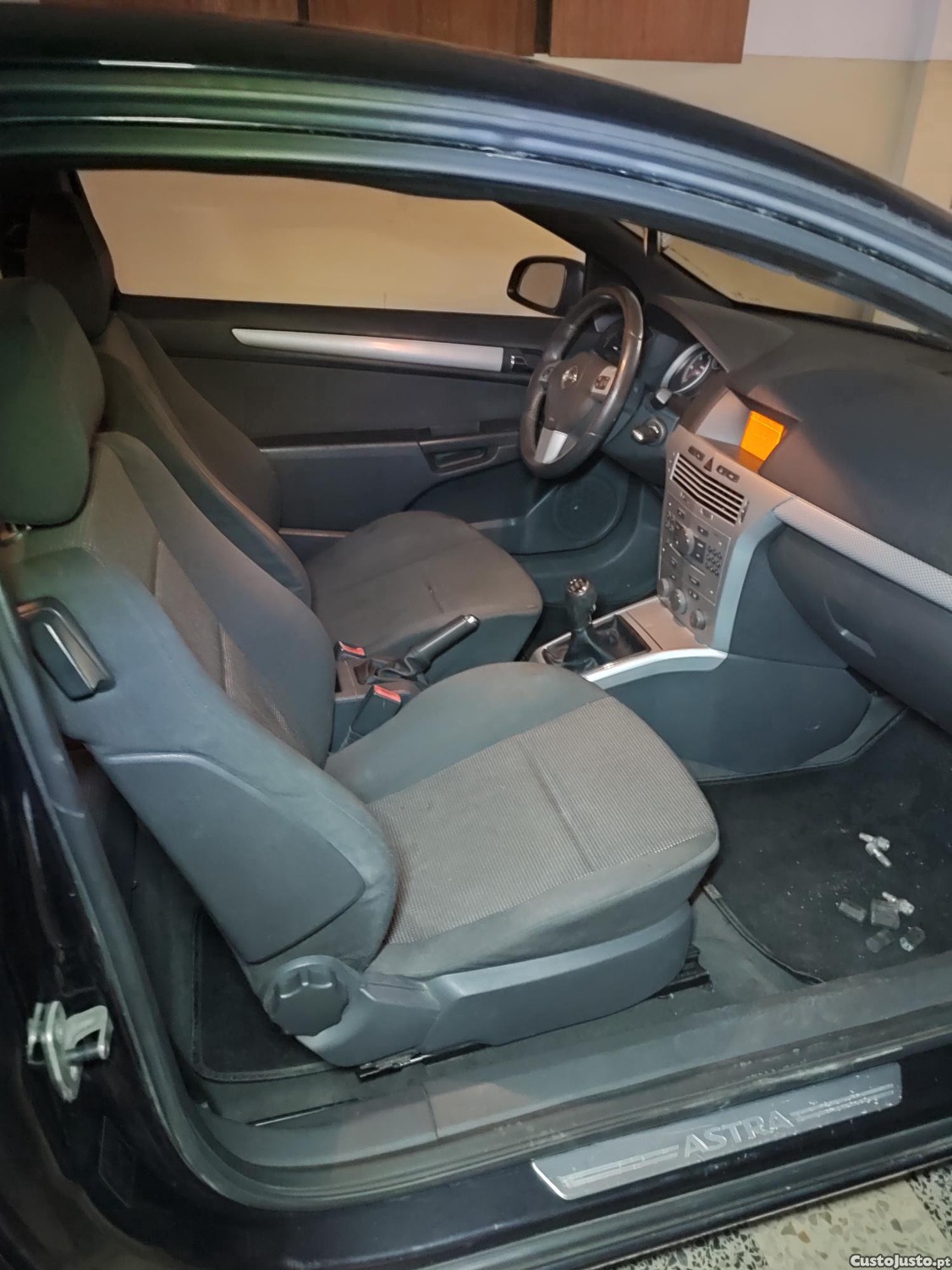 Opel Astra GTC 1,7 cdti de 5 lugares — fotografia 3