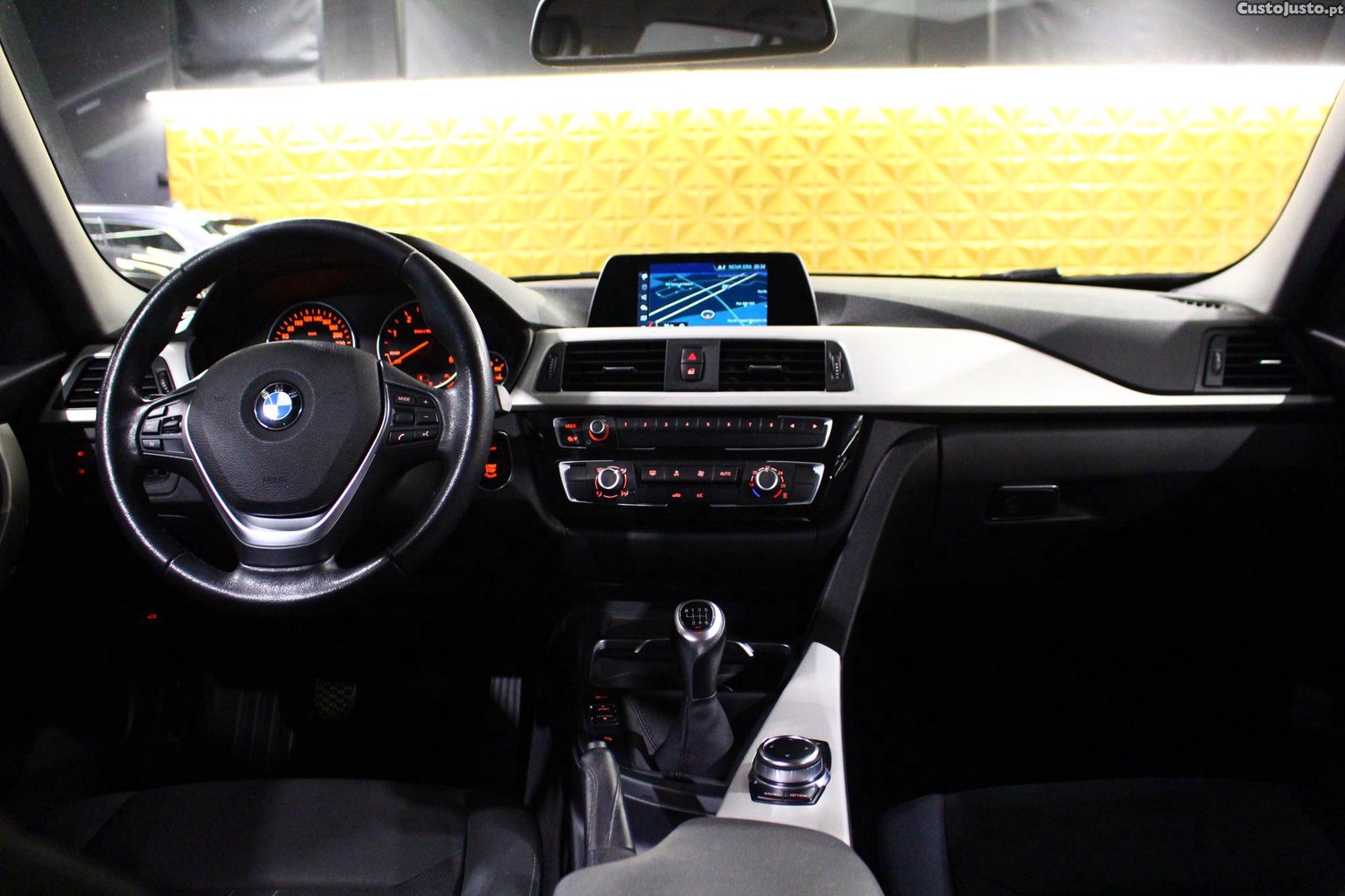 BMW 316 d Line Sport — fotografia 7