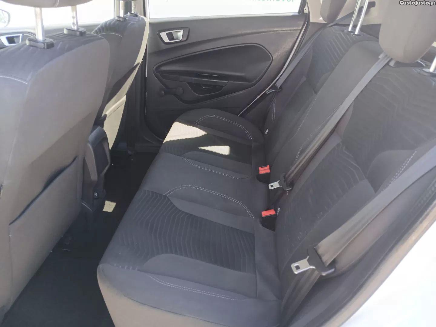 Ford Fiesta 1.0 ti-vct titanium — fotografia 9
