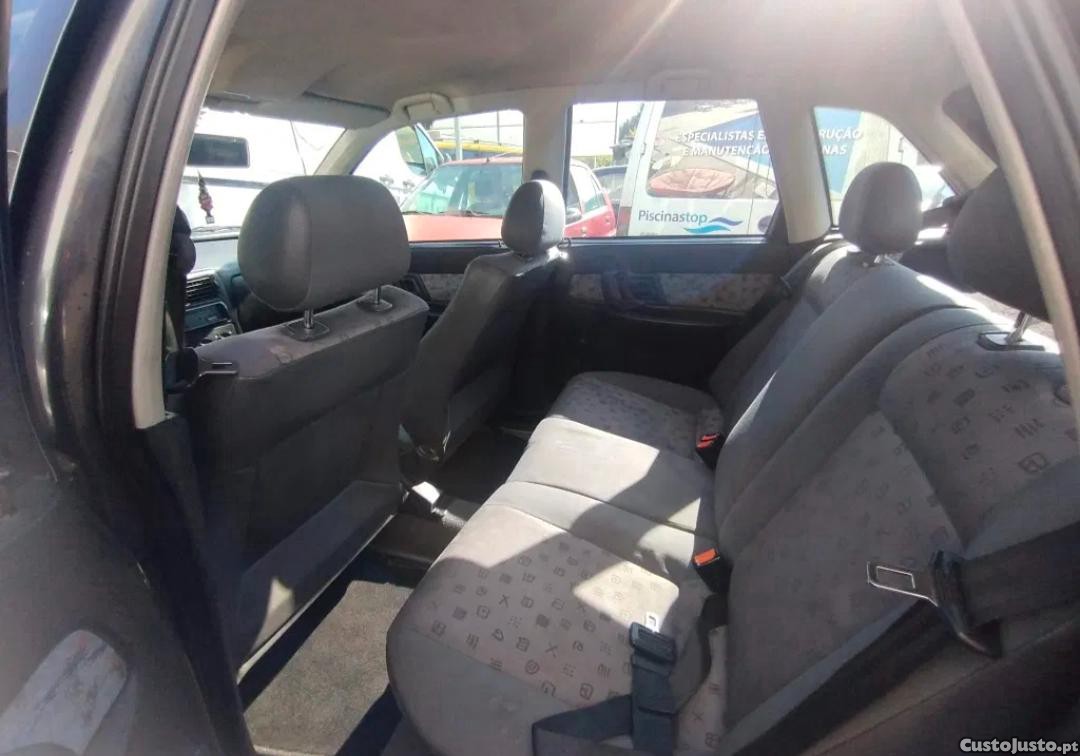 Renault Clio Base — fotografia 6