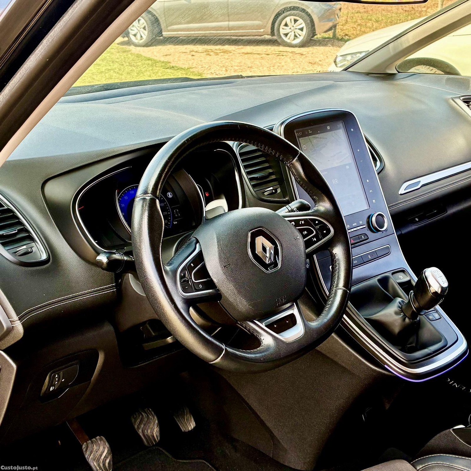 Renault Grand Scénic 1.5 Hybrid Assist · Nacional - 18 foto 5