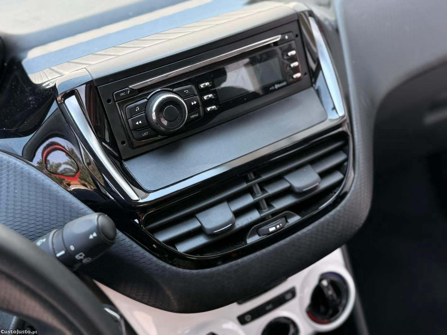 Peugeot 208 1.2 PureTech Like — fotografia 10