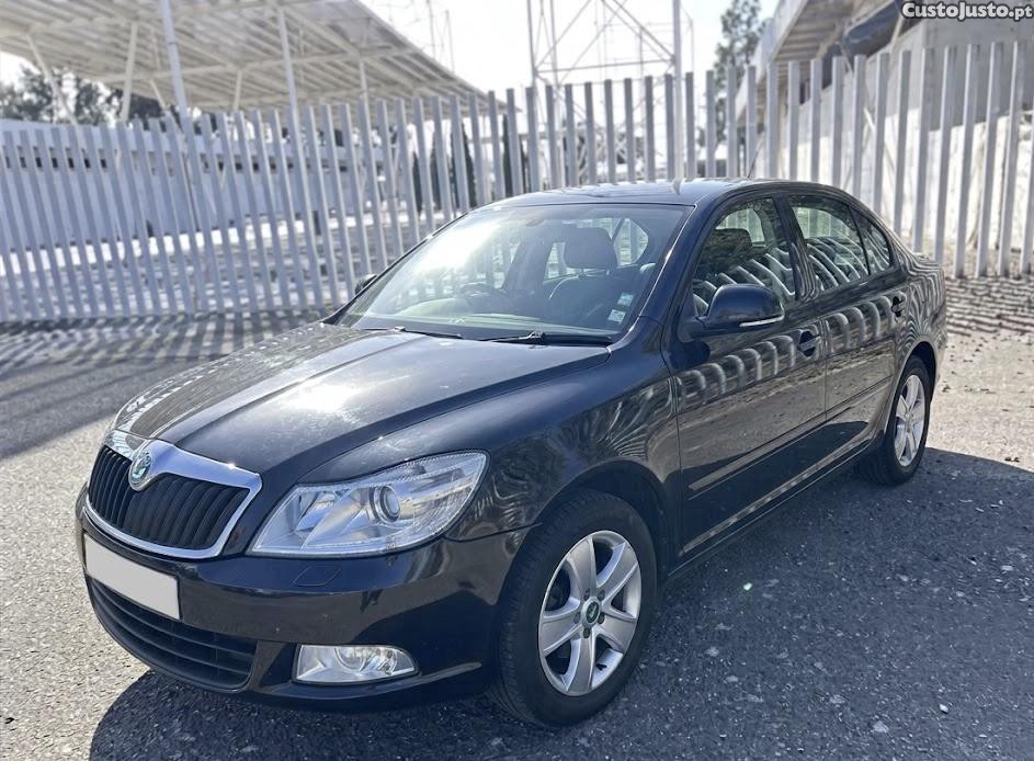 Skoda Octavia 1.6 - 09 foto 2