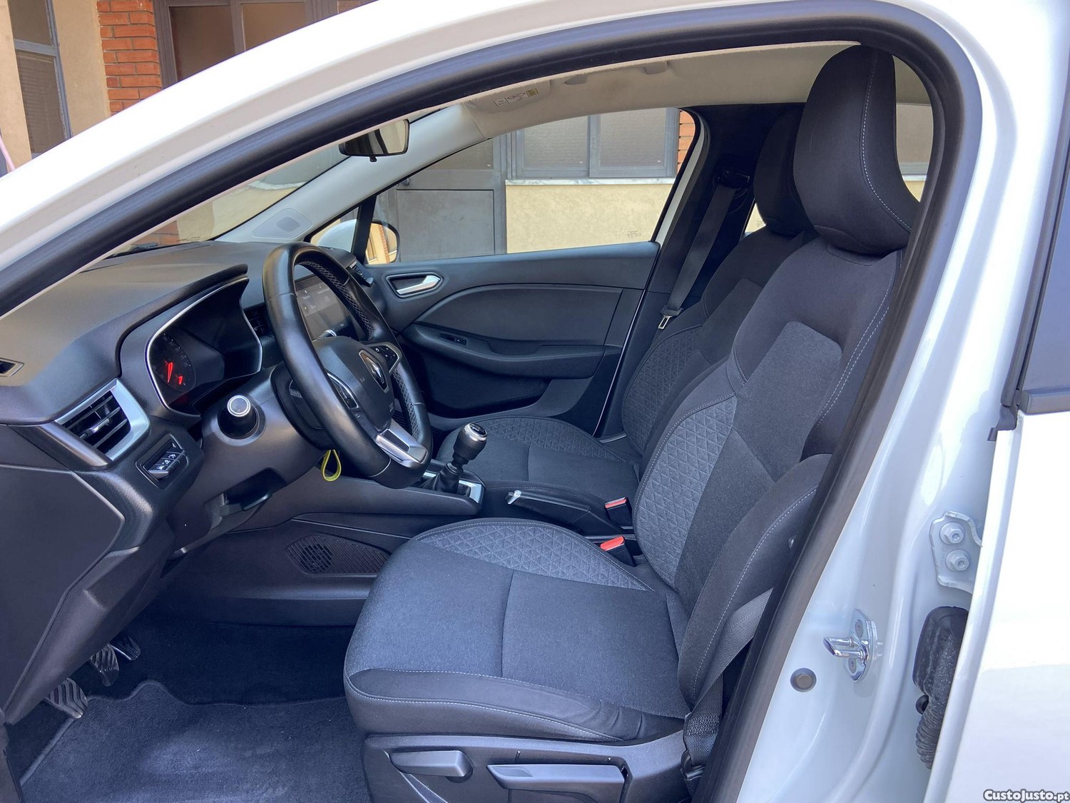 Renault Clio 1.5 BlueDci INTENSNACIONAL — fotografia 4