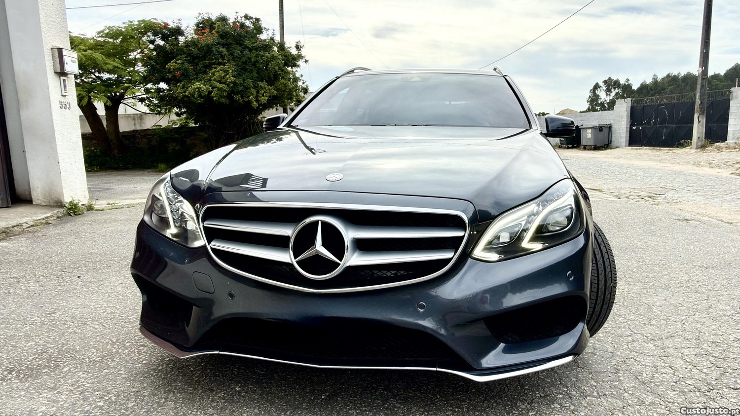 Mercedes-Benz E 300 300D Hybrid — fotografia 10