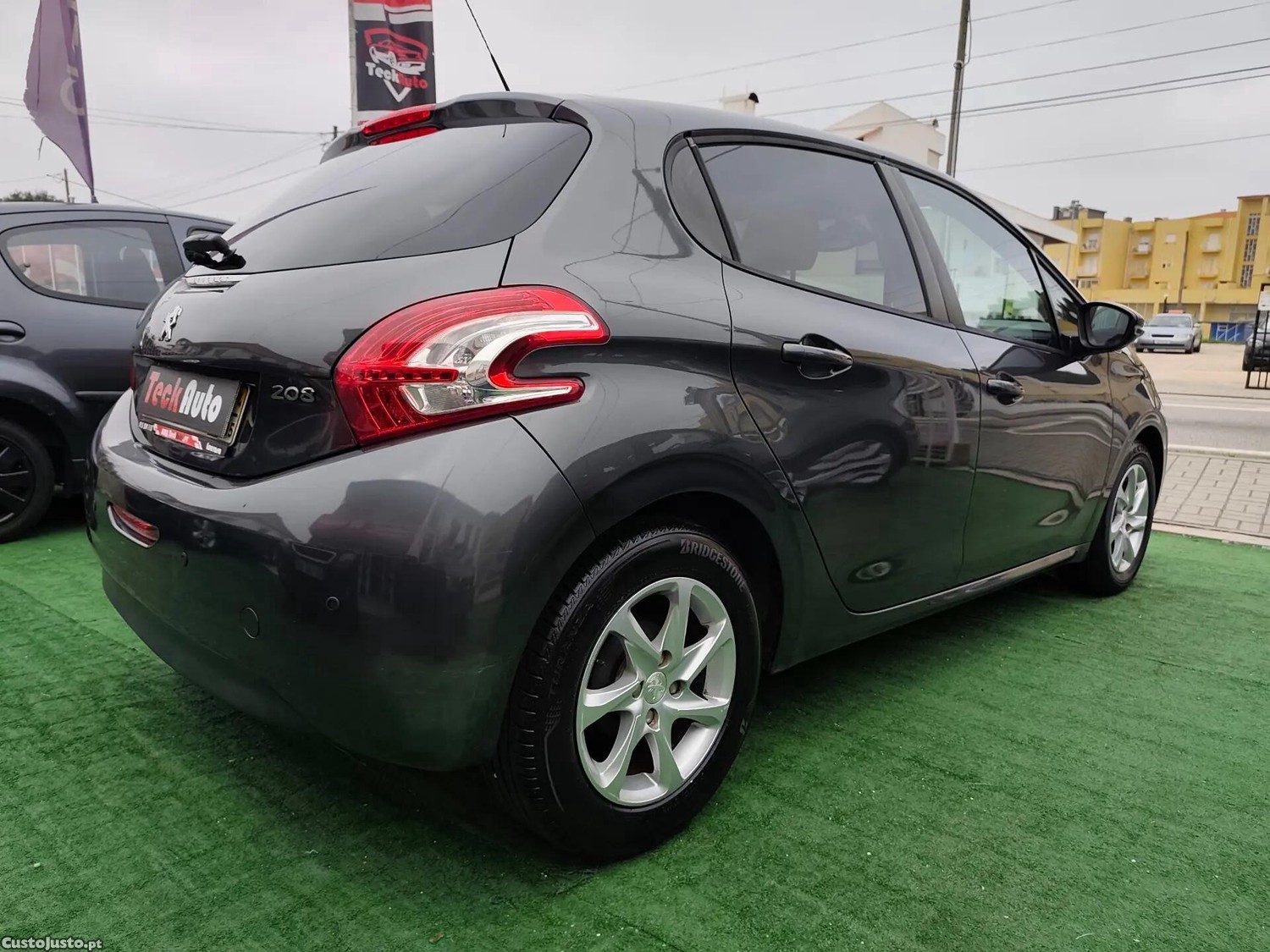 Peugeot 208 1.2 PureTech Active — fotografia 19