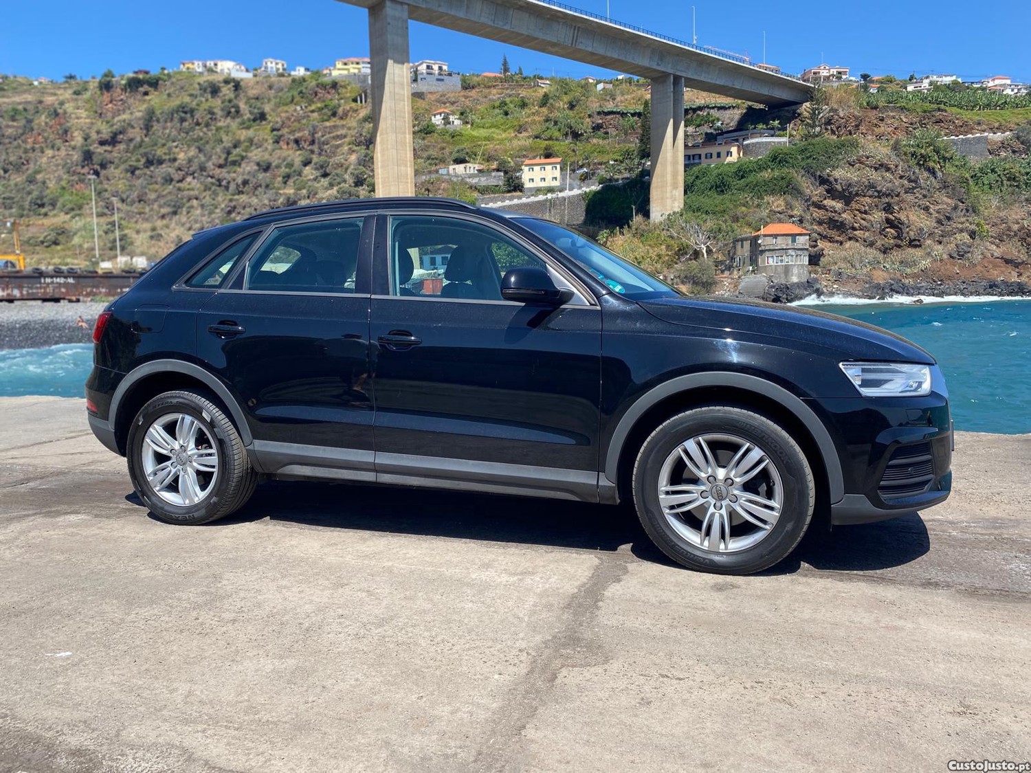 Audi Q3 2.0 TDI quattro S tronic - 15 foto 2