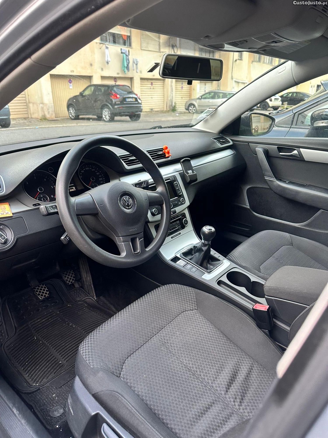 Volkswagen Passat Trendline — fotografia 3