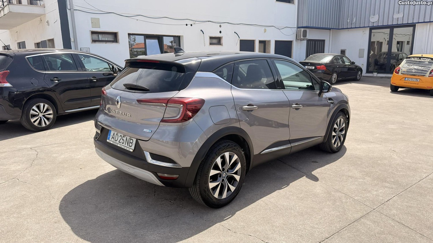 Renault Captur 1.6 E-Tech Full Hybrid de 2020 — fotografia 14