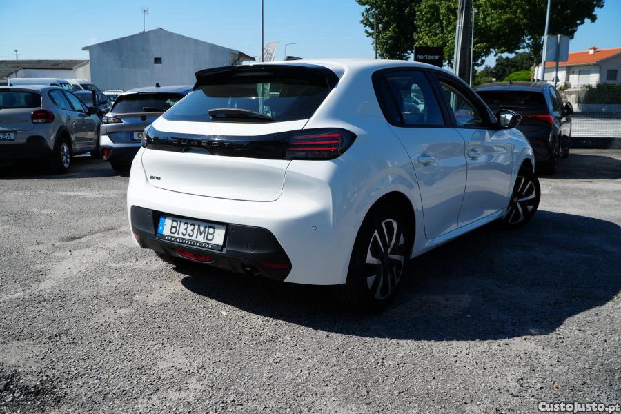 Peugeot 208 1.2 PureTech Active - 24 foto 3