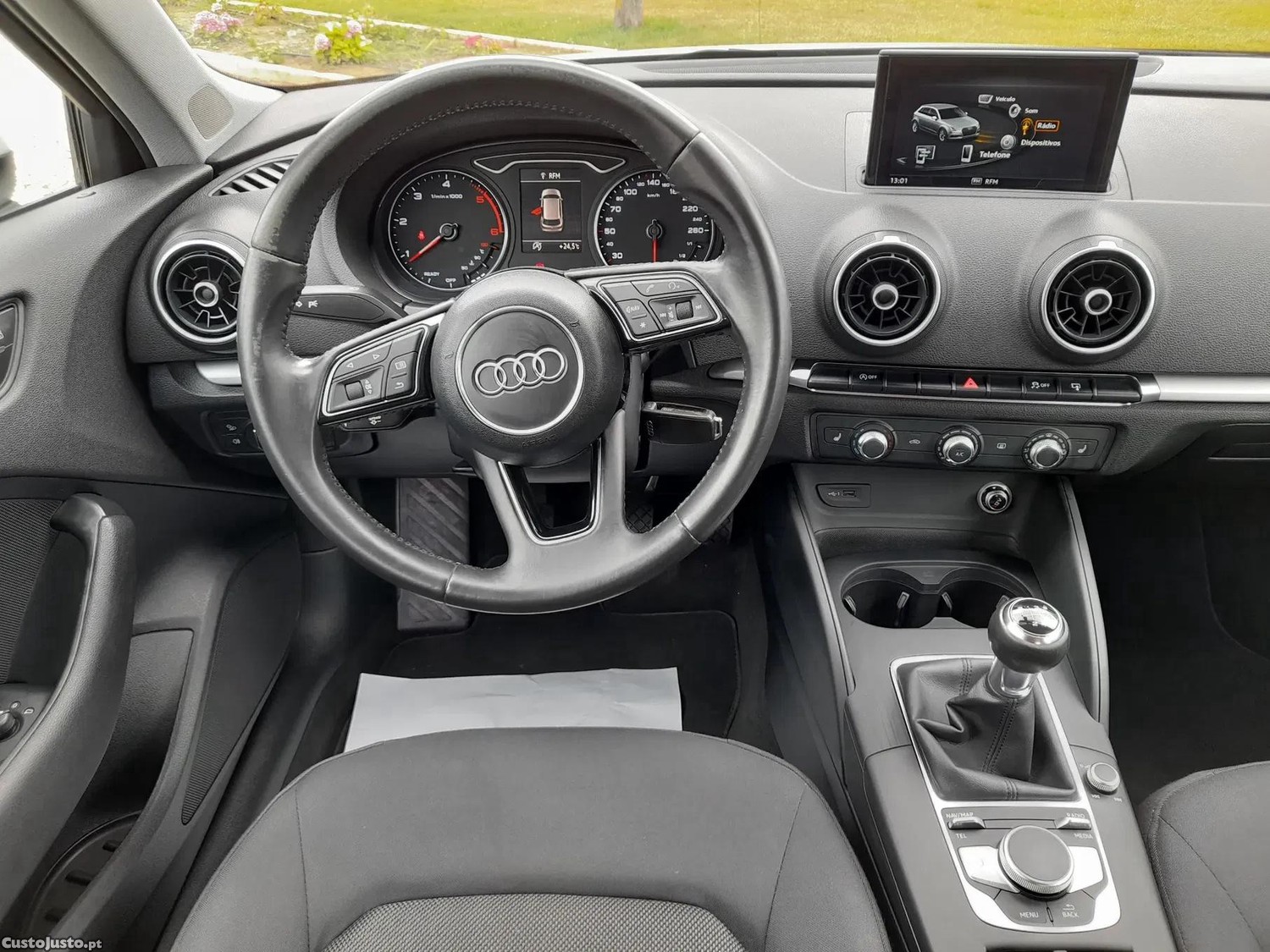 Audi A3 Sportback 1.6 TDI Attraction Ultra — fotografia 4