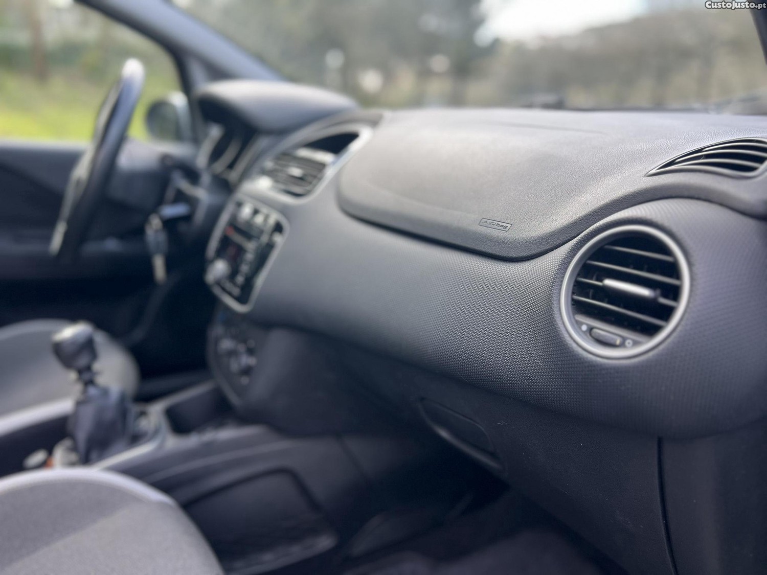 Fiat Punto Pop — fotografia 6