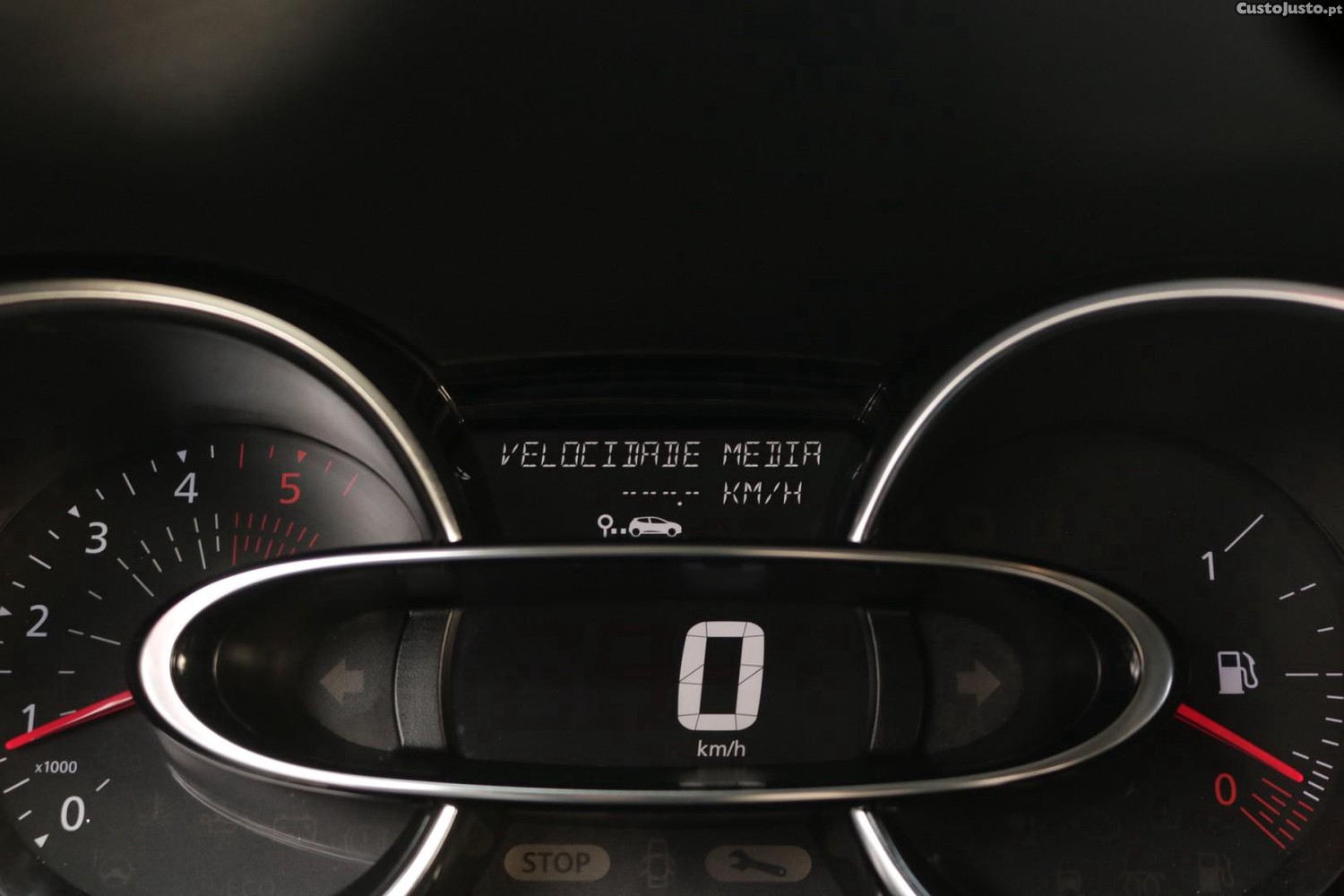 Renault Clio Sport Tourer 1.5 DCI Limited 90cv — fotografia 24