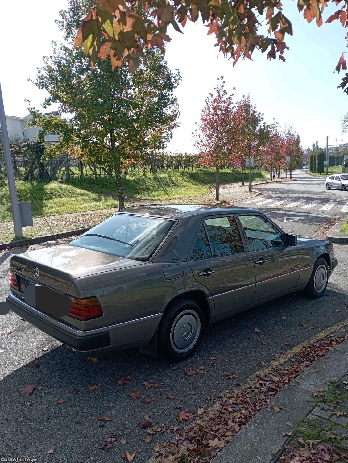Mercedes-Benz E 200 E - 92 — photo 3