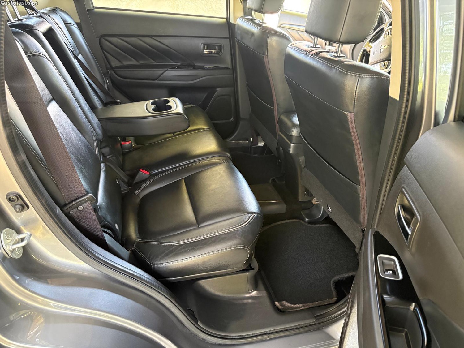 Mitsubishi Outlander 2.0 ielétrico — fotografia 3