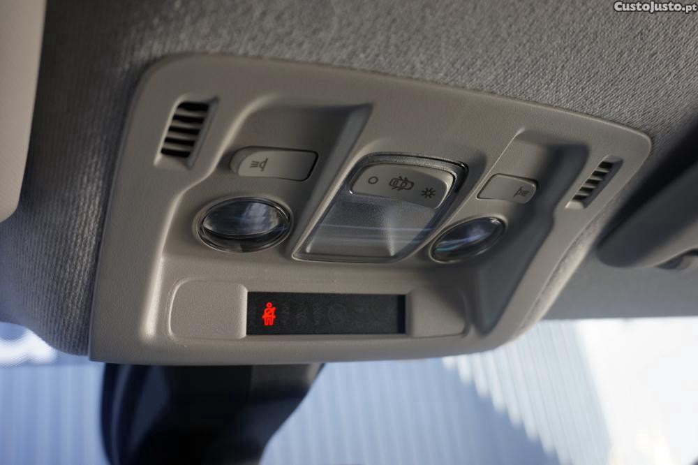 Citroën C3 1.2 PureTech Shine — fotografia 3