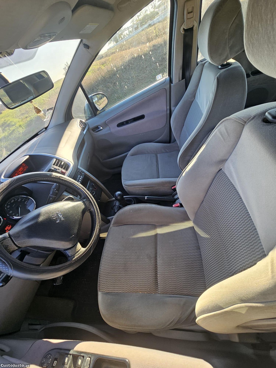 Peugeot 207 1.4hdi — fotografia 2