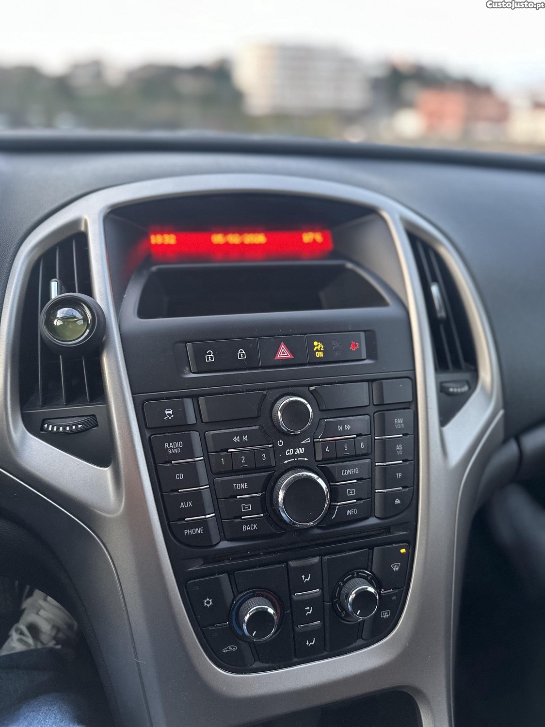 Opel Astra J — fotografia 6