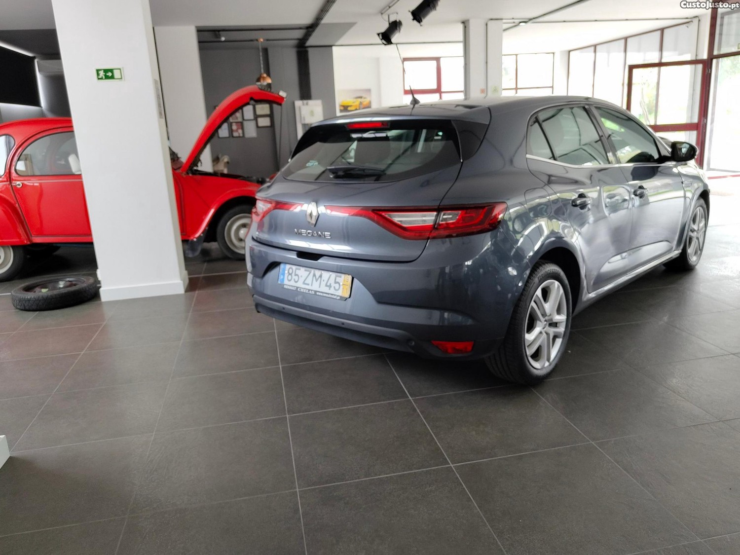 Renault Mégane Blue DCI — fotografia 7