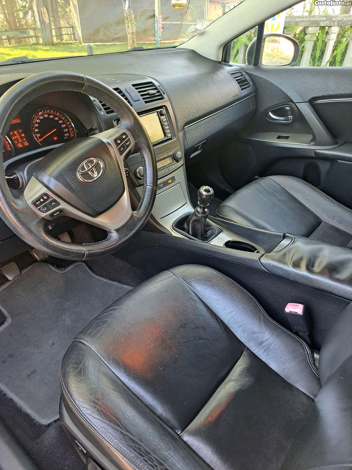 Toyota Avensis D4D — fotografia 5