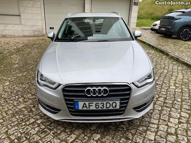 Audi A3 Sportback 1.6 TDI Ambition 105 CV — fotografia 11